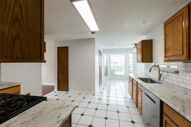 Building Photo - 1336 Sheila Dr