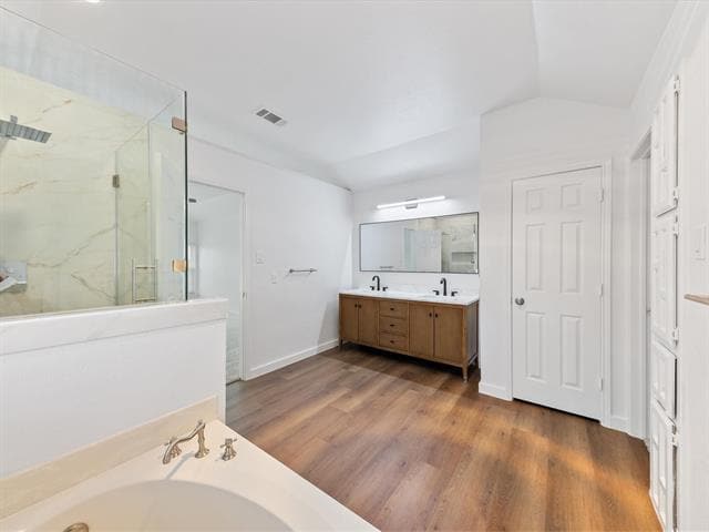 Building Photo - 2213 Loretta Ln