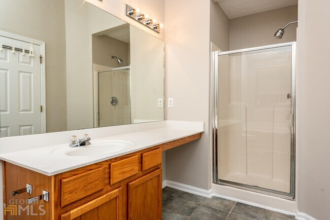 Building Photo - 246 Village Square Dr