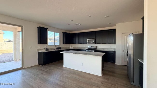 Building Photo - 36658 W San Alvarez Ave