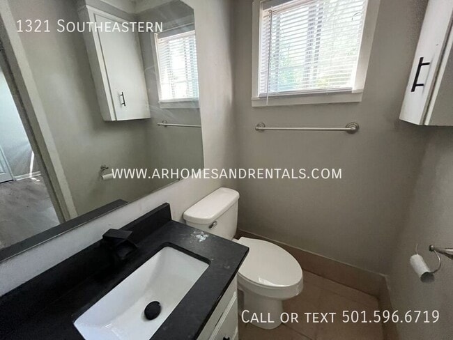 Building Photo - 1321 Southeastern-