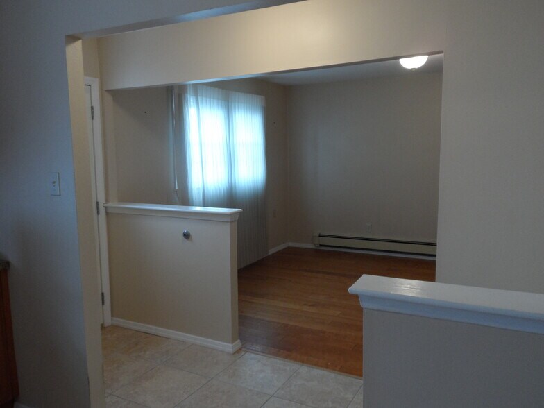 Building Photo - 144 Bridgetown St