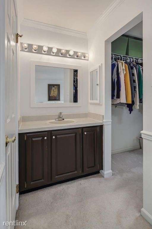 Building Photo - 3 br, 2.5 bath Townhome - 7111 Bradshaw Ct E