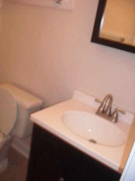 full bath - 3818 Cason St