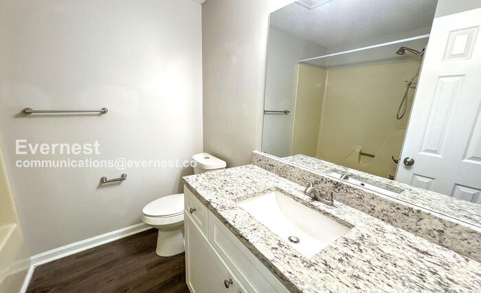 Building Photo - 2113 Stapp Dr NE