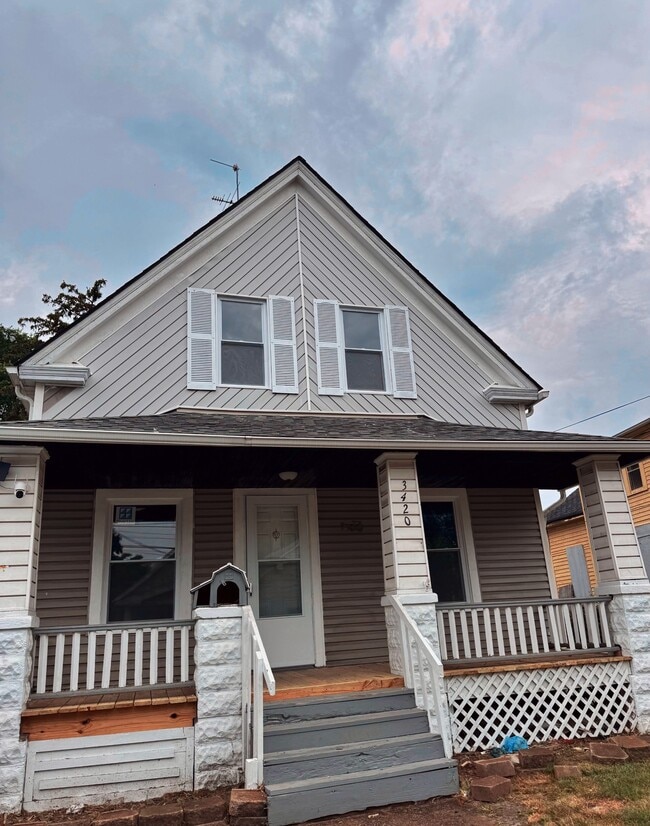 Primary Photo - 3420 W 49th St