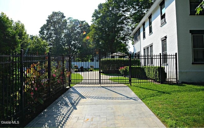 Building Photo - 55 State St