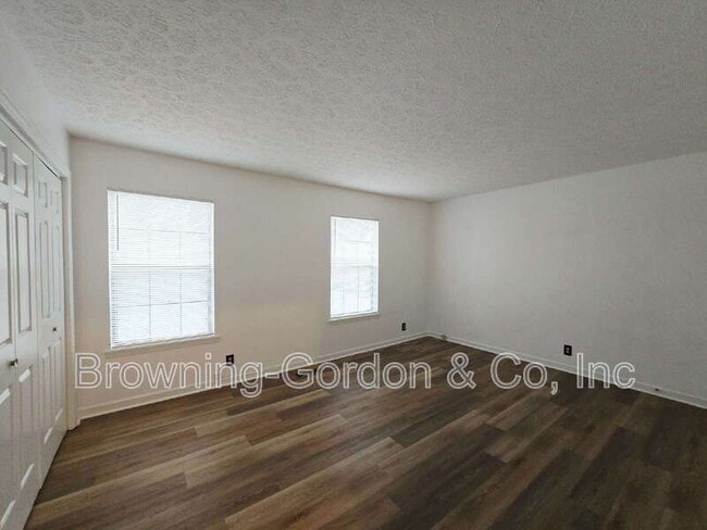 Building Photo - 251 Colt Dr