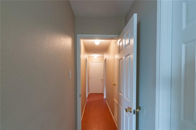 Building Photo - 2324 Maple Dr