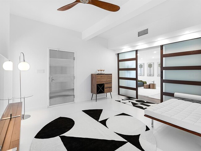 Building Photo - 7647 Sanderling Rd