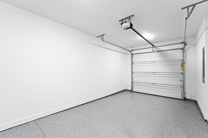 Building Photo - 8425 Whisper Ln