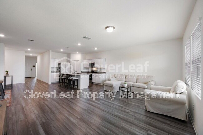 Building Photo - 368 Wren Ln