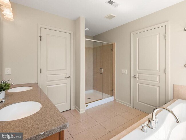 Building Photo - 209 N Caldwell Cir