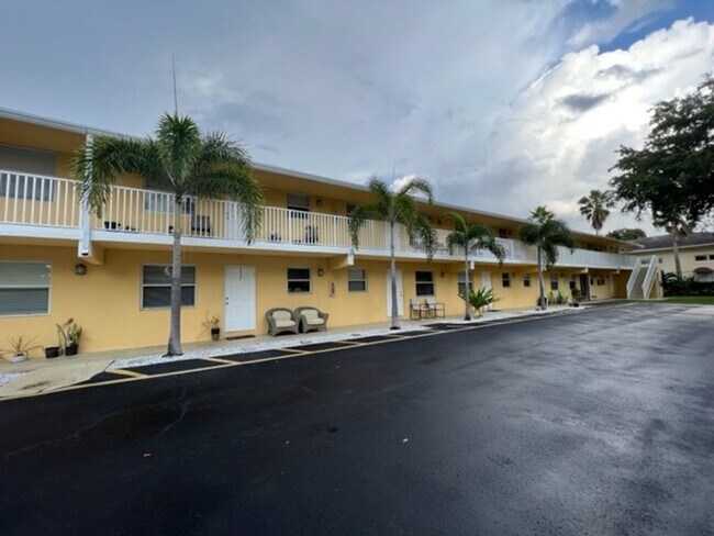 Interior Photo - 2640 Ivy Apartments LLC