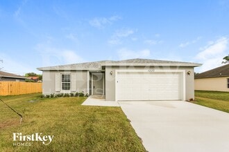 Building Photo - 1337 SW Goodman Ave