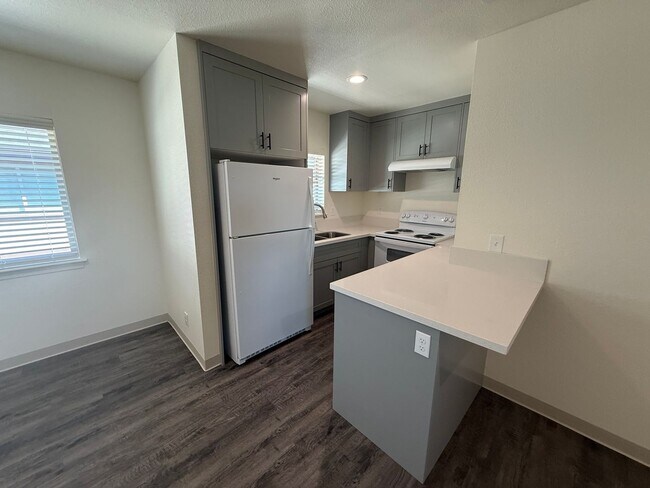 Building Photo - Brand New Upstairs 3 Bedroom Apartment