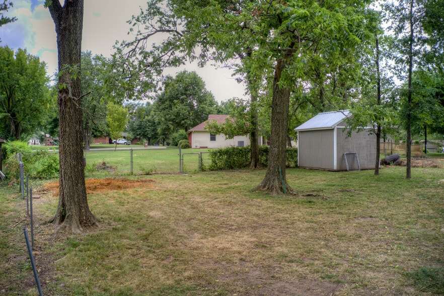 Back Yard - 202 Split Rail Dr