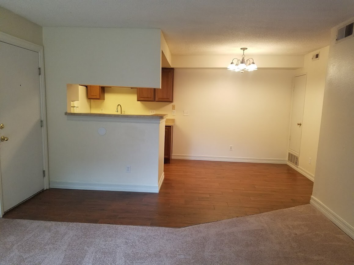 Building Photo - 1872 S Pitkin Cir