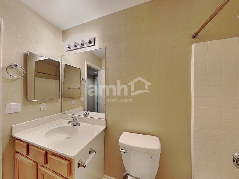 Building Photo - 22031 N 30th Ln