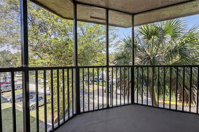 Building Photo - 491 Ives Dairy Rd