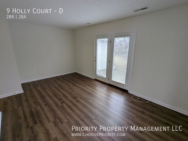 Building Photo - 9 Holly Ct