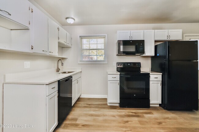 Building Photo - 413 Mac Brae Rd