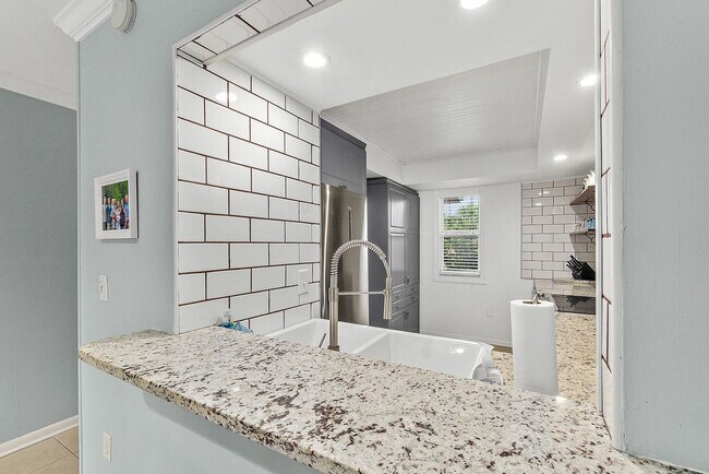 Building Photo - 11 Oceanside Dr