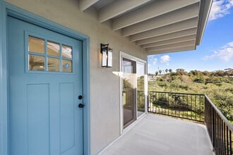 Building Photo - 213 Avenida Lobeiro