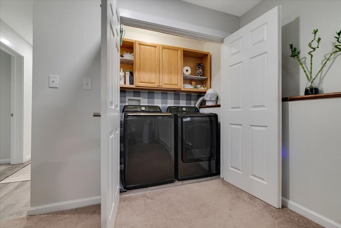 Building Photo - 9326 Fairmount Way