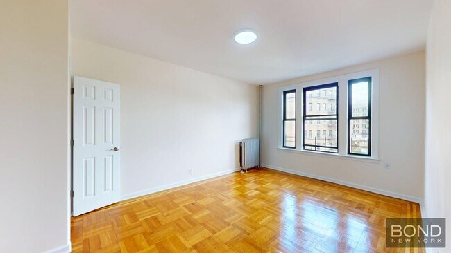 Building Photo - 620 W 171st St