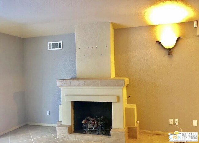 Building Photo - 123 W San Carlos Rd