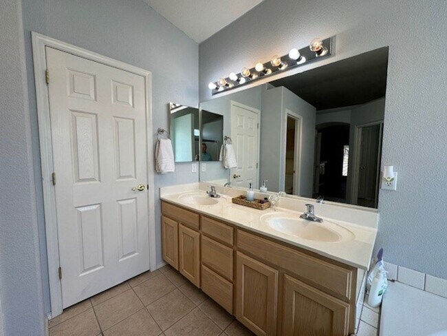 Building Photo - 3BR WINTER Vacation Home with Utilities Incl & RV PAD & Hookups, AVAILABLE 11-19-25