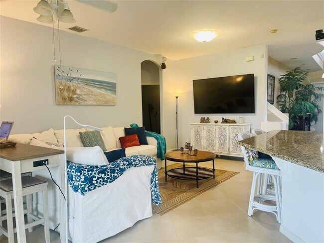 Building Photo - 6911 Sea Daisy Dr