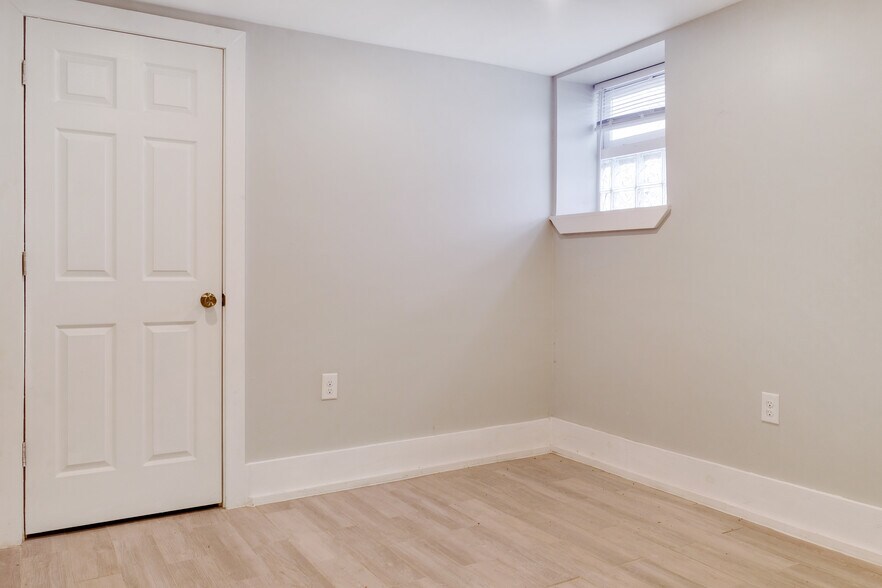 Building Photo - 109 Leicester Ct