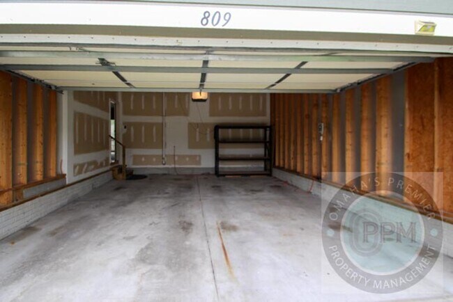 Building Photo - Beautiful 5Bd/3Ba House! | Papillion, Ne!