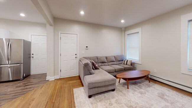 Interior Photo - 90 Bristol