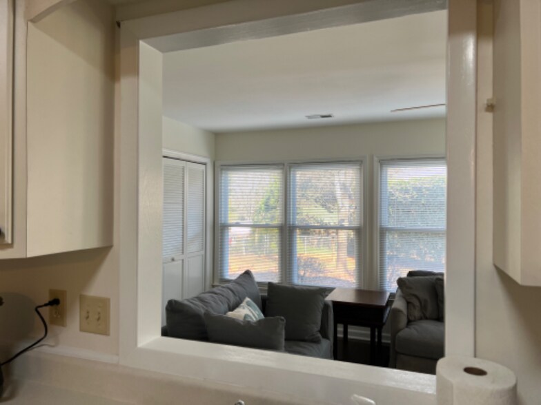 Building Photo - 201 Orange Dr