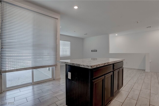 Building Photo - 5730 Sky Pointe Dr