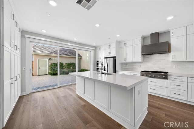 Building Photo - 346 Chorus