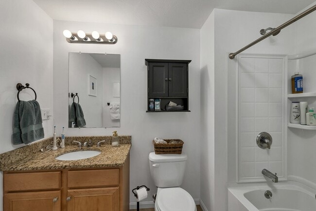 Building Photo - 6 Partridge Ln