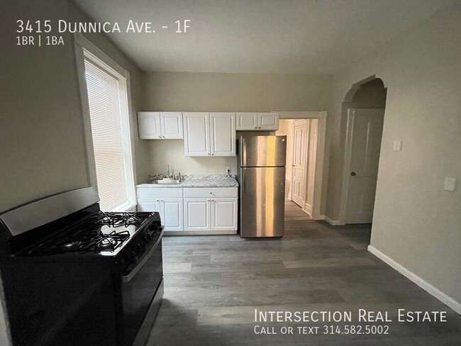 Building Photo - Very Spacious 1 Bedroom w/ High Ceilings a...