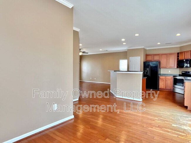 Building Photo - 320 Burton Ct