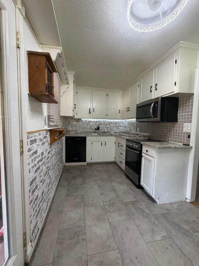 Building Photo - 144 Lacy Cir