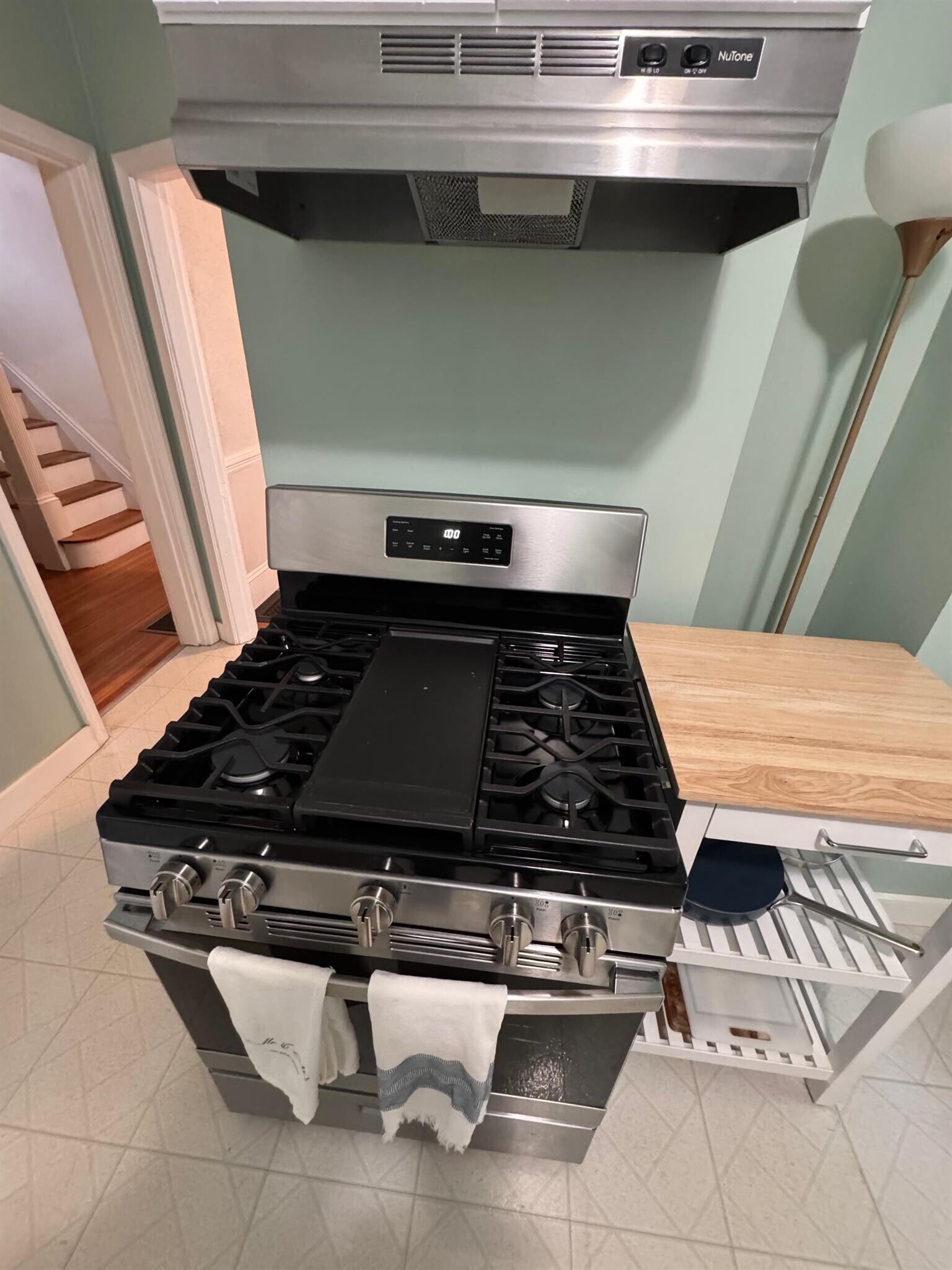 Building Photo - 22 Spencer Ave