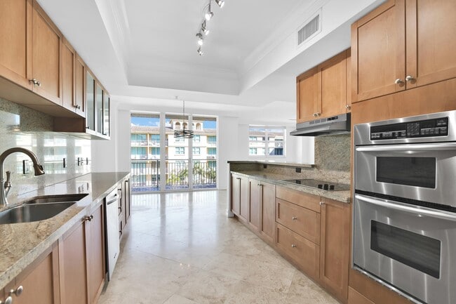 Building Photo - 99 SE Mizner Blvd