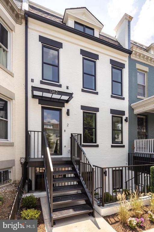 Building Photo - 1362 Perry Pl NW
