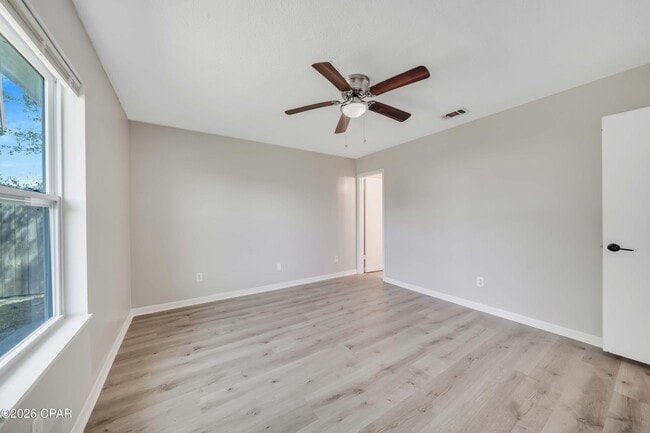 Building Photo - 7011 Lois St