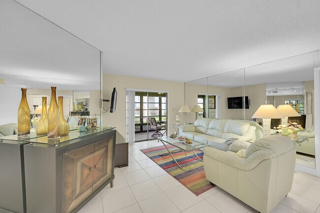Building Photo - 15461 Lakes of Delray Blvd