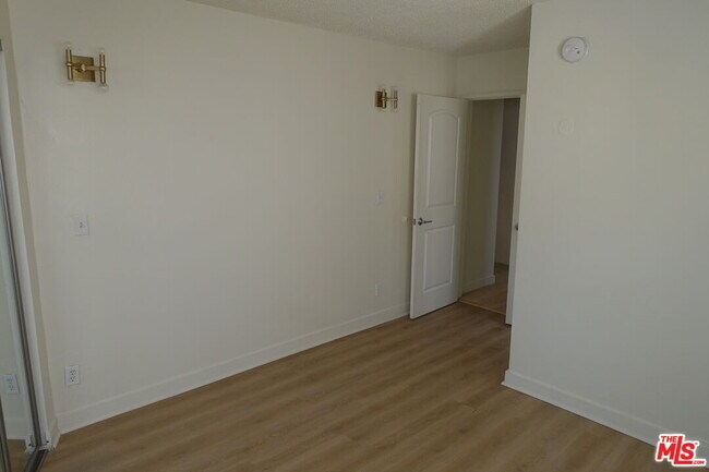 Building Photo - 5960 Benner St