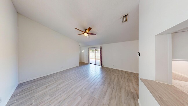 Building Photo - 13789 Bottlebrush Ct
